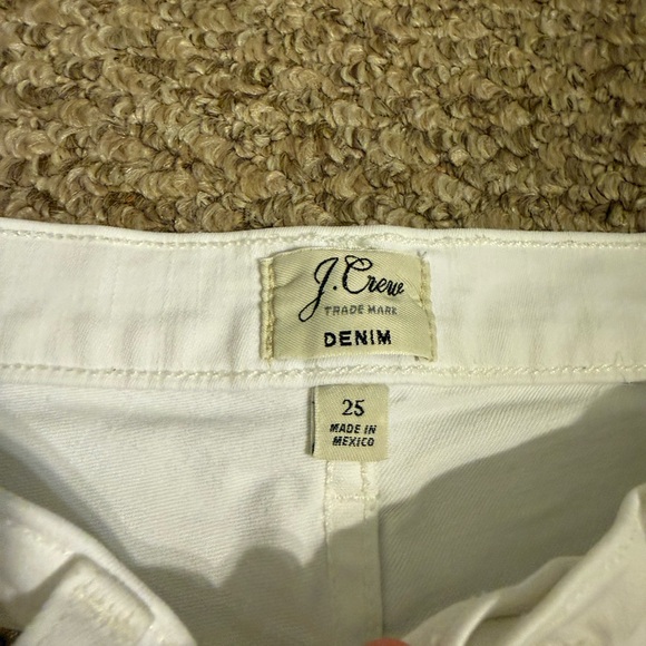 J. Crew Size 25 Women’s White Mid Rise Denim Shorts Zip-Fly Casual Summer Cuffed - Picture 8 of 10